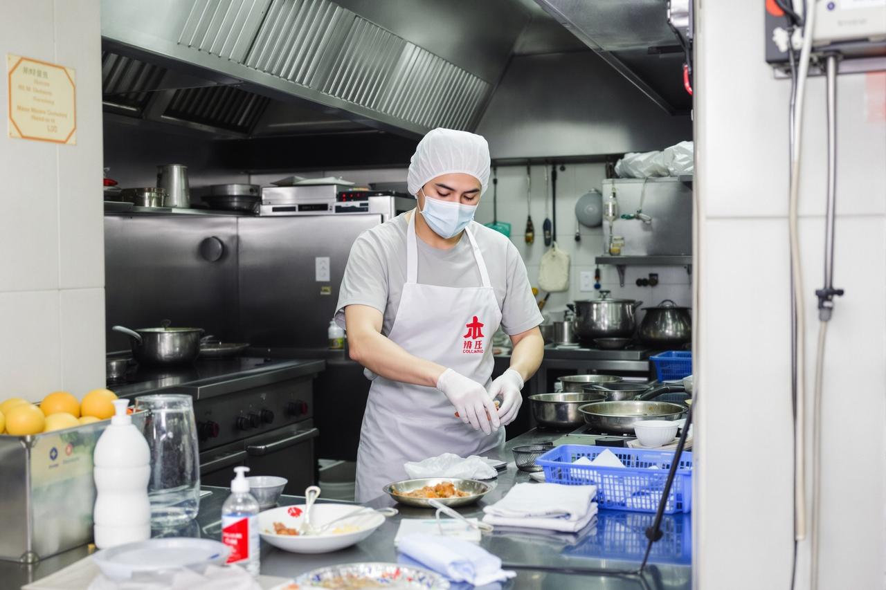 【社会】某网红餐厅被曝后厨卫生堪忧，监管部门已介入调查